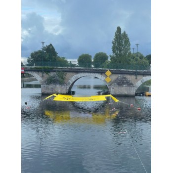 Vierzon - 2021 - maillot posé sur l'eau